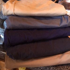 5 pair of Hollister men’s pants. Barely worn. Size 28/30. Skinny Chino.